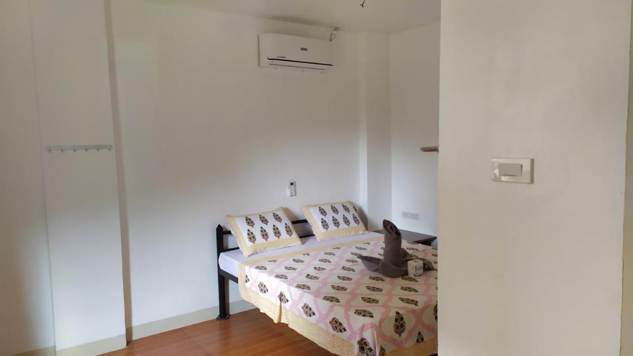 Hotel Ashoka เอลนิโด ภายนอก รูปภาพ